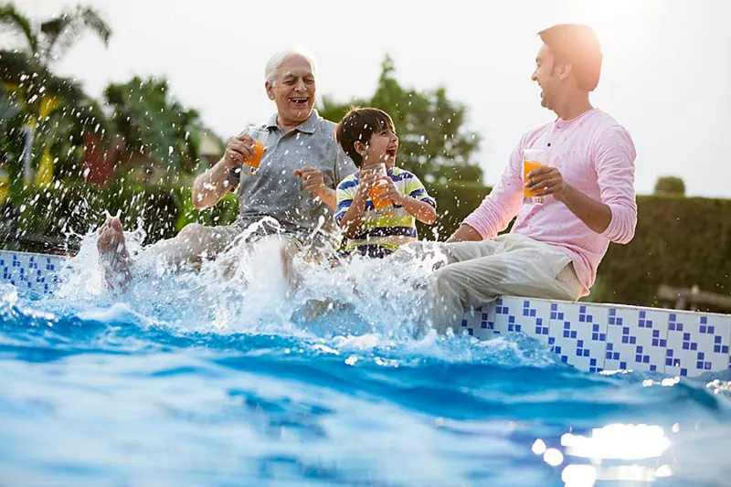 Swimming pool